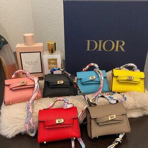 Fashionable Bag Charms – The Ultimate Accessory for Your Handbags!